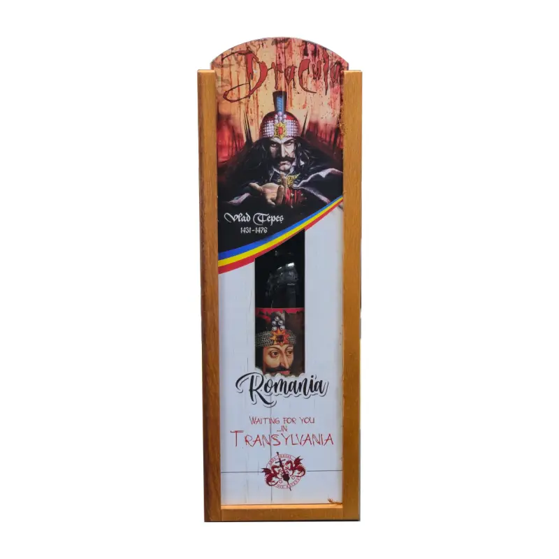 Dracula, romania, cutie din lemn cu sticla de vin mica
